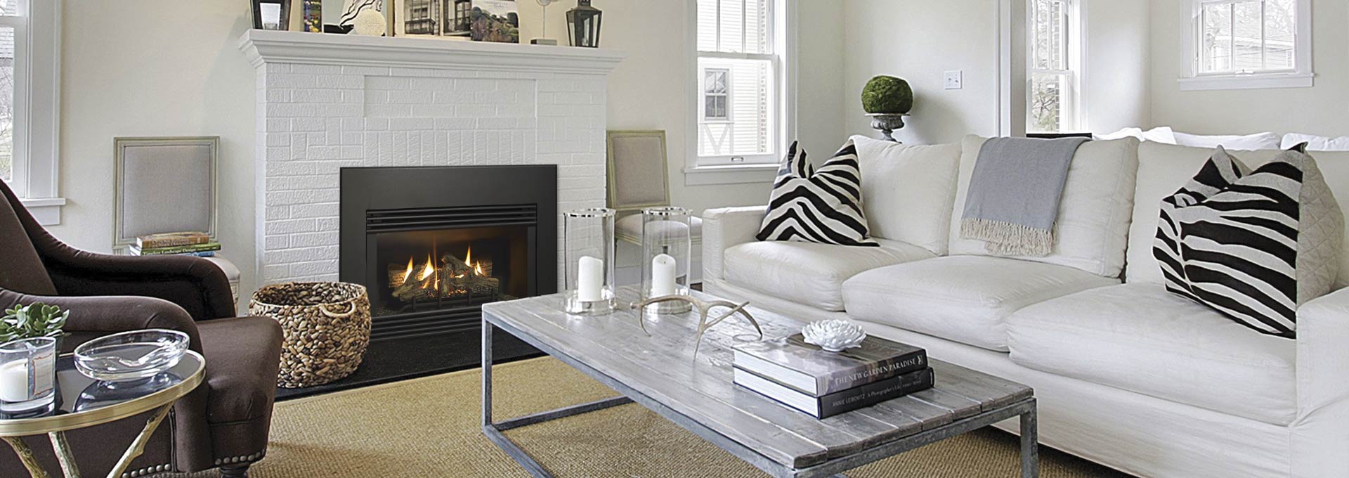 Regency i31 shown with black louvers and slim line fascia